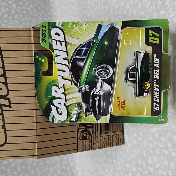 Car Tuned '57 Chevy Bel Air 07 Series 3 Die-cast Car MGA Entertainment - Picture 1 of 11